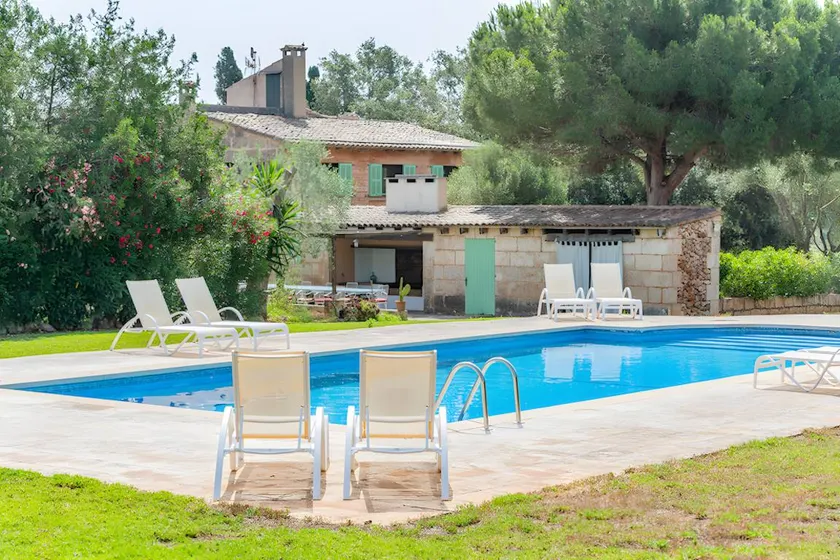 Grande finca apta para familias con jardín, piscina y barbacoa | Vistas al jardín | Ideal para trabajar remoto - Image 1