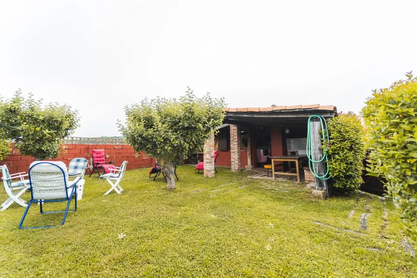 Casa con barbecue e giardino | Vista sul giardino - Image 1