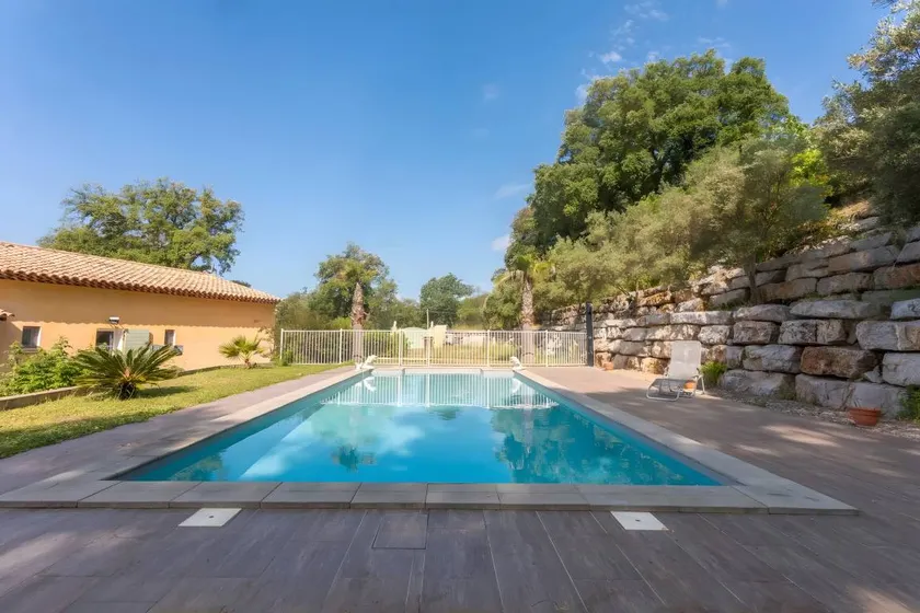 Child-friendly pleasant private room with barbeque, pool & fast internet | Garden view | Pet-friendly - Image 1