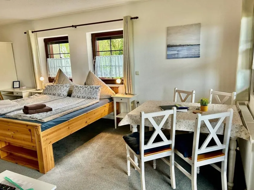 Ferienwohnung mit Pool, Sauna und Garten | Panoramablick - Image 1