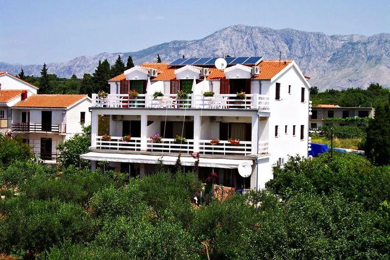 Apartment with terrace & BBQ - Image 1