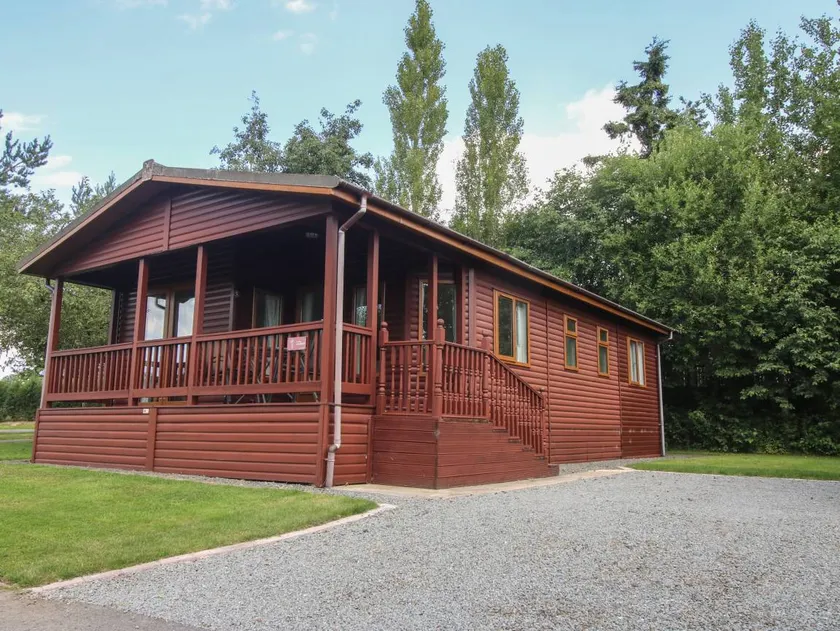 Cottage with garden - Image 1