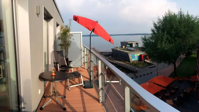 Fully equipped apartment with terrace | Lake view | Next to the beach - Image 1