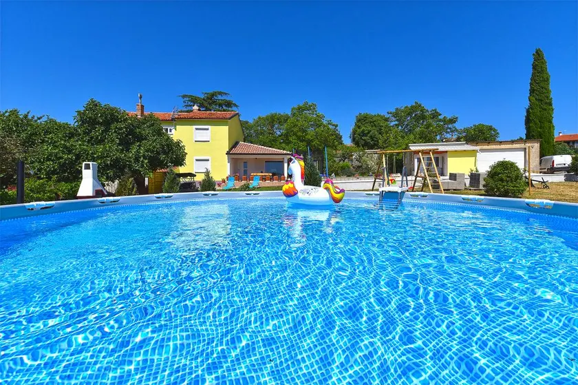 House with pool, terrace & BBQ - Image 1