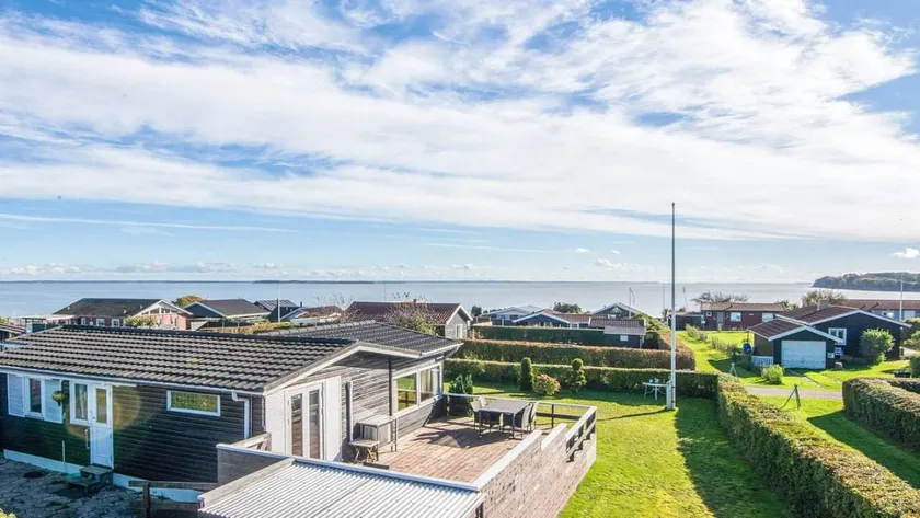 Charming holiday home with garden, BBQ & terrace | Next to the beach - Image 1