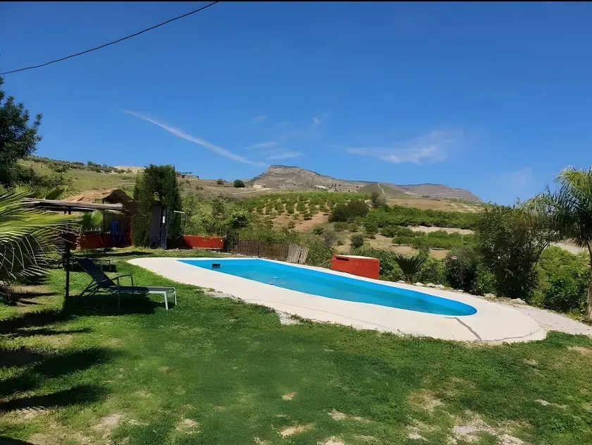 House with barbecue, terrace & private pool | Mountain view - Image 1