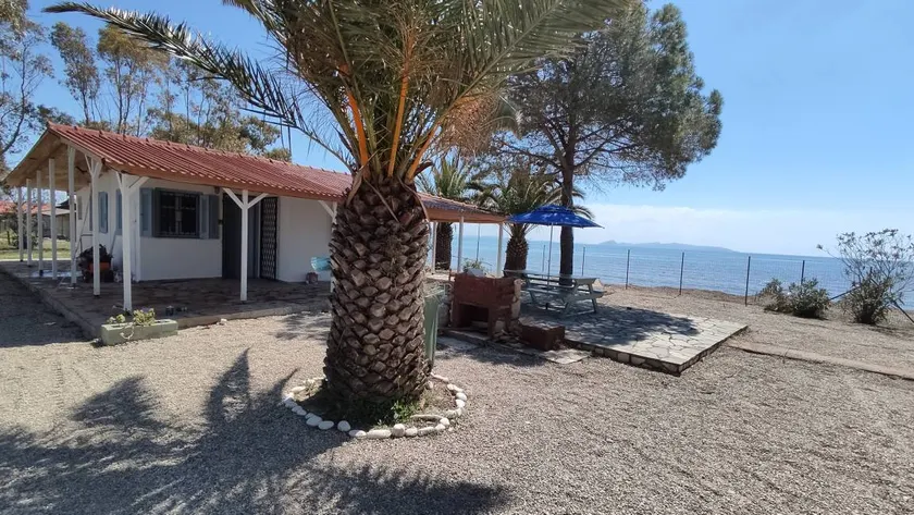 Child-friendly cottage with garden, terrace & BBQ | Beach view | Pets allowed - Image 1