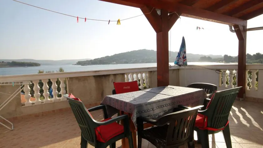 Holiday apartment with barbecue & terrace | Sea view - Image 1