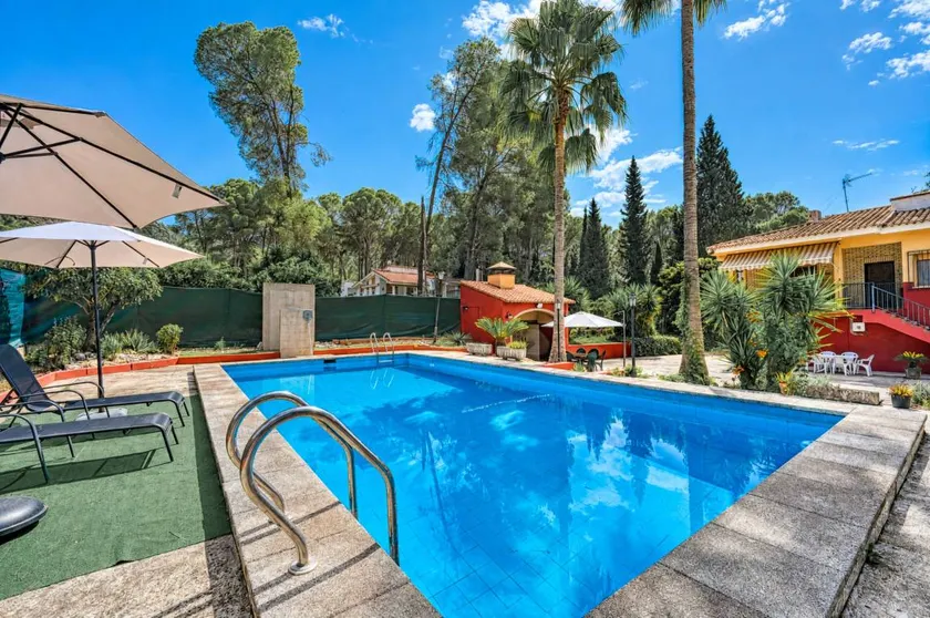 House with terrace, pool & barbeque | Mountain view | Dogs allowed - Image 1