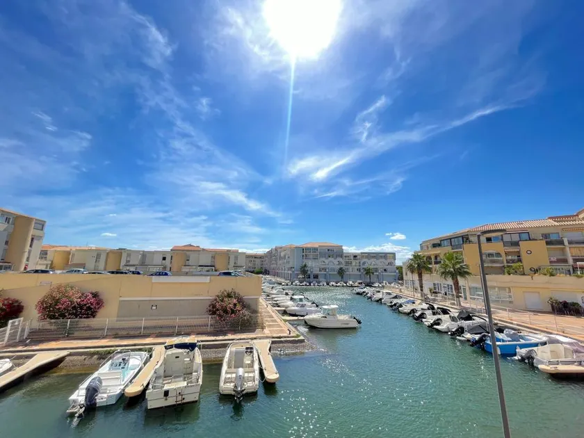 Modern apartment, 2-room cabin, terrace and veranda, near beach, private parking - Image 1