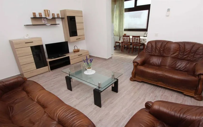 MARUCHITA Two-Bedroom Apartment with Terrace (Vase, prizemlje) - Image 1