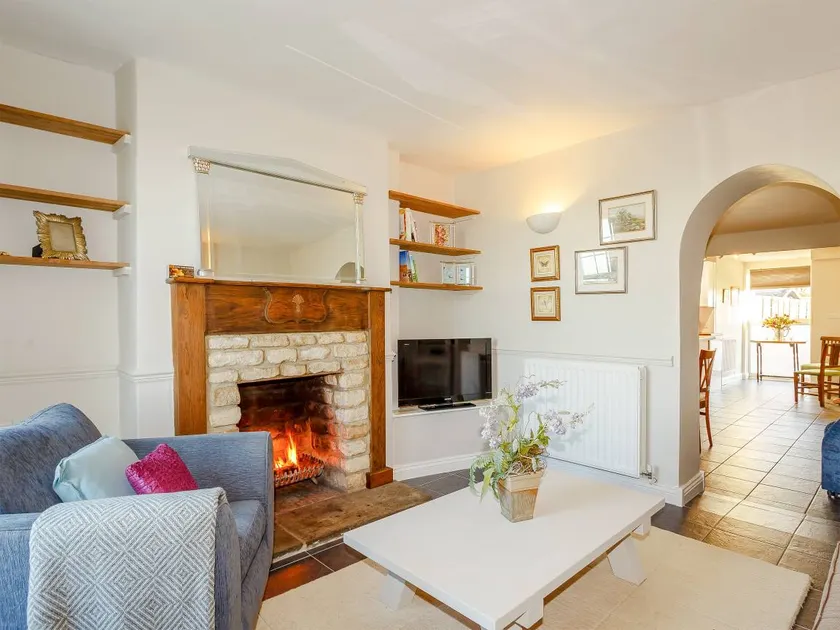 Cottage with garden & BBQ - Image 1