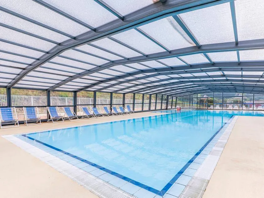 Mobile home with barbeque, terrace & heated pool - Image 1