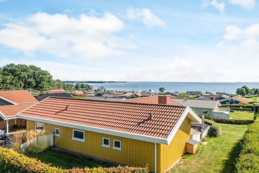 Fully equipped house with terrace, barbecue & sauna | Water view | Next to the beach | Pets are welcome - Image 1