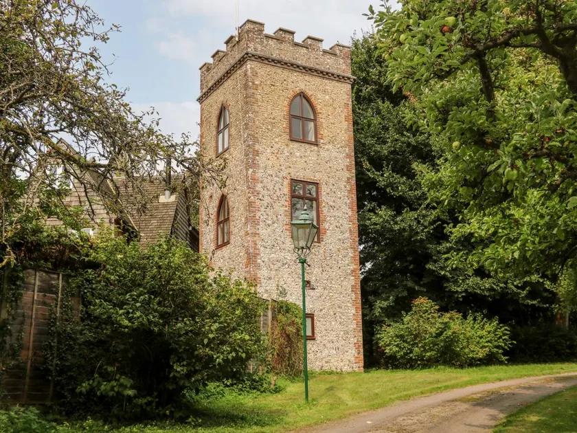 Beautiful cottage with terrace & garden - Image 1