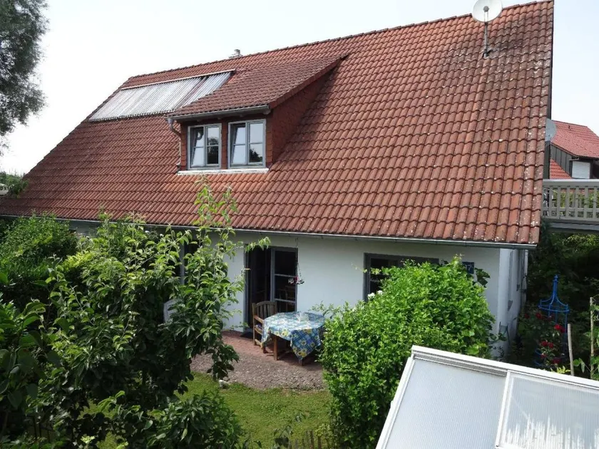 Family-oriented apartment with terrace, BBQ & garden - Image 1