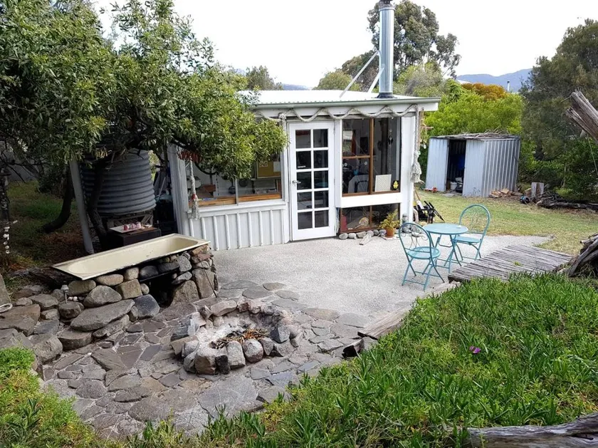 Tiny House Close to Lagoons with Outdoor Bath in Falmouth on the Coast of Tasmania, Australia - Image 1