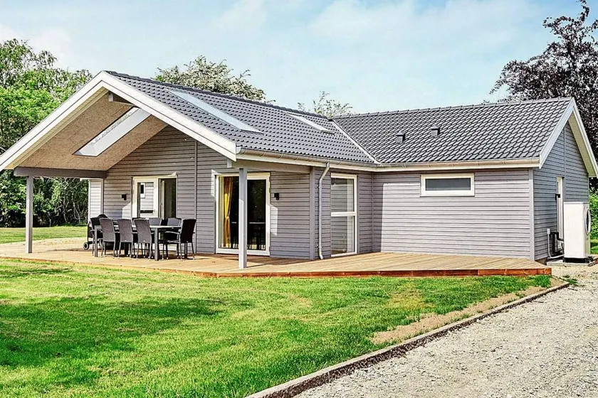 Fully equipped holiday home with terrace & barbeque - Image 1