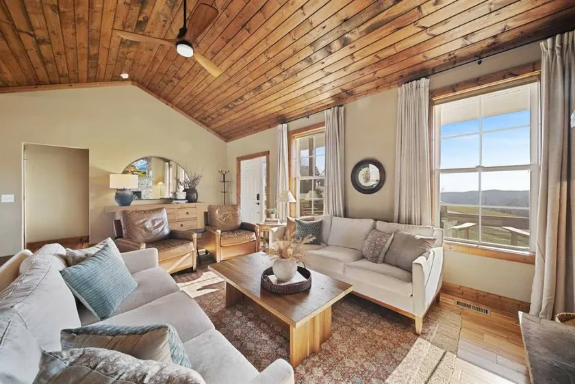 Comptime Located in Seven Devils Hot Tub Pool Table With Great Views - Image 1