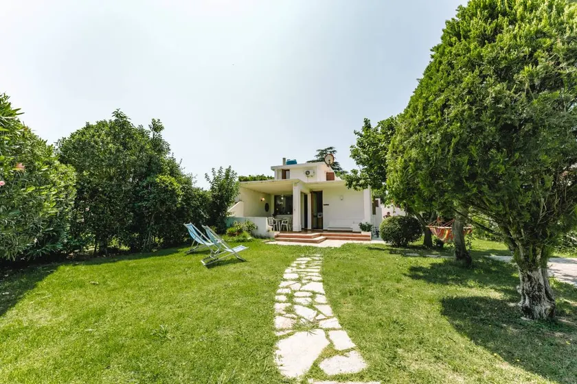 Fully equipped holiday home with garden, terrace & barbeque | Garden view | Close to the beach | Pets allowed - Image 1