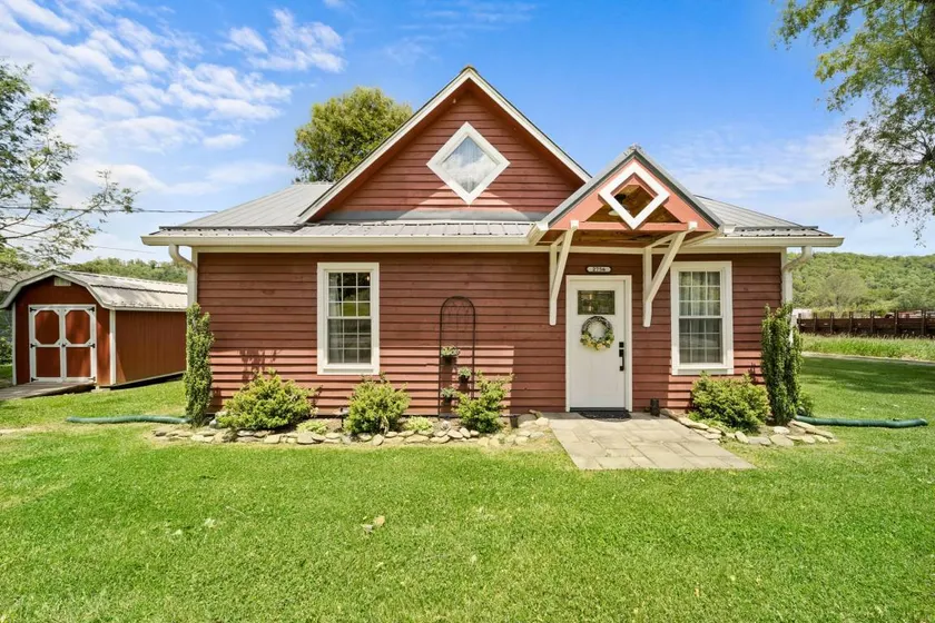 Broadstone Cottage - Image 1