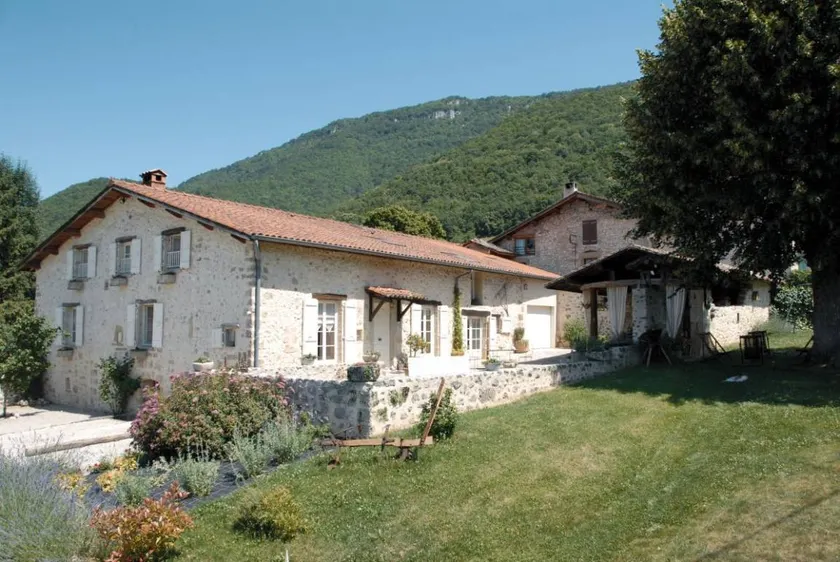 Gîte con terraza, piscina y jardín - Image 1