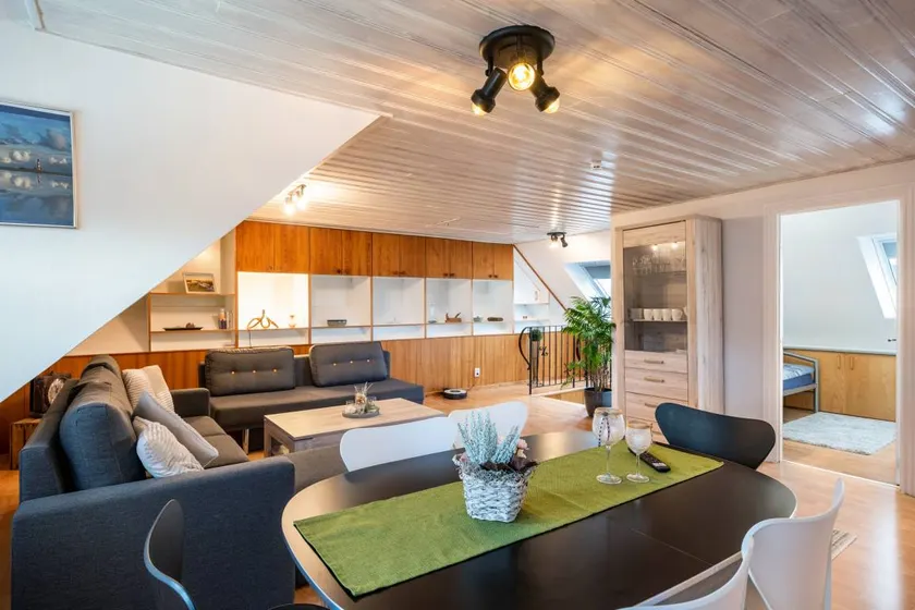 Apartamento vacacional con jardín, barbacoa y terraza - Image 1