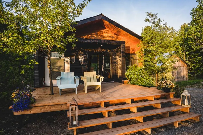 Stunning Safari Tent with Fire Pit in Hatley, Quebec - Image 1
