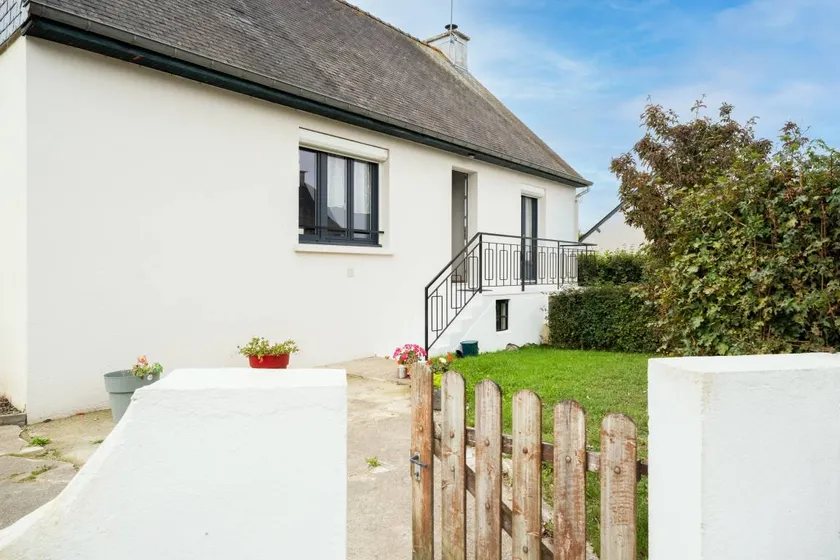 Cottage with garden & BBQ | Garden view - Image 1