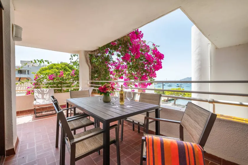 Apartment 'El Barco' with Balcony and Wi-Fi - Image 1