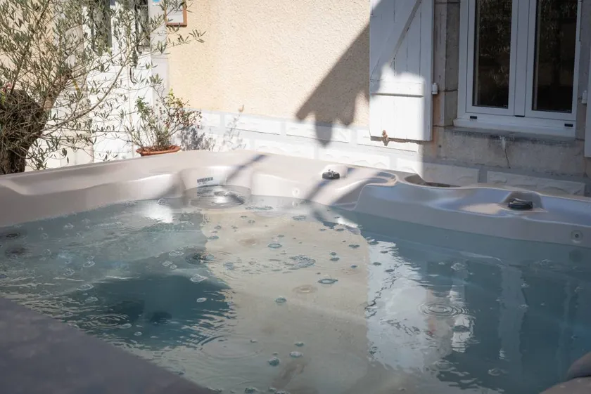 Casa con barbecue, idromassaggio e giardino - Image 1