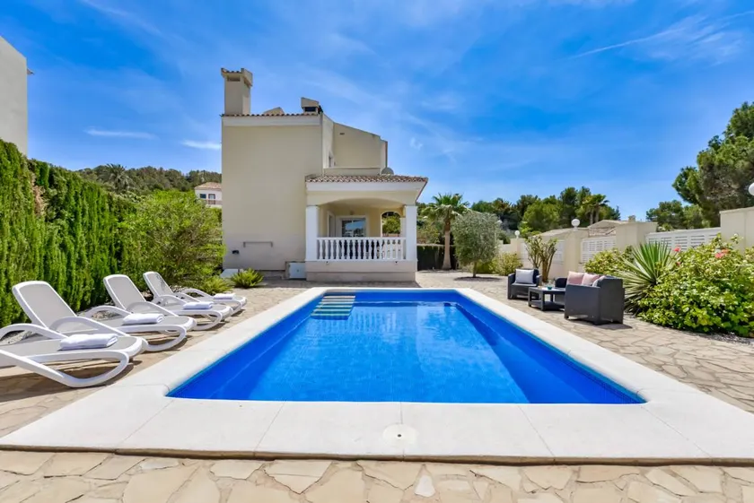 Voll ausgestattete gemütliche Villa mit Terrasse, Garten und privatem Pool | Haustiere erlaubt - Image 1