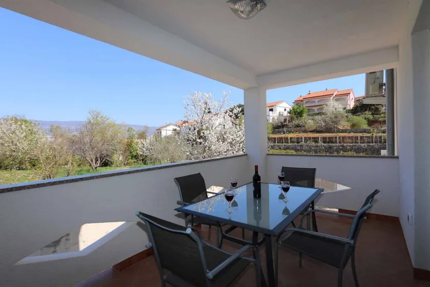 Apartment with garden & barbeque - Image 1