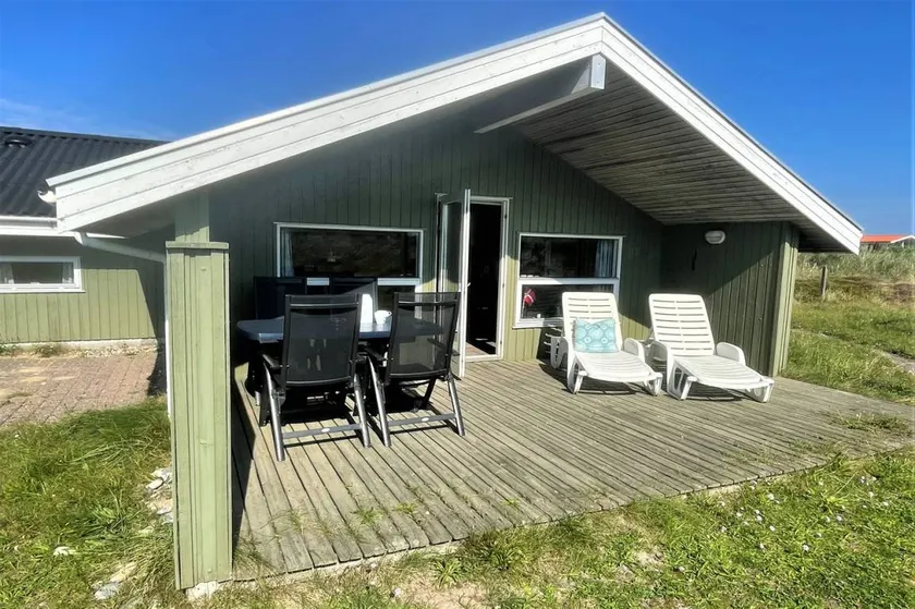 Fully equipped nice holiday home with terrace & sauna | Close to the beach | Pets are welcome - Image 1