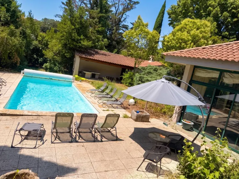 House with garden, terrace & pool - Image 1