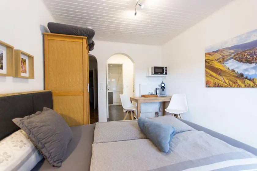Flat with terrace - Image 1