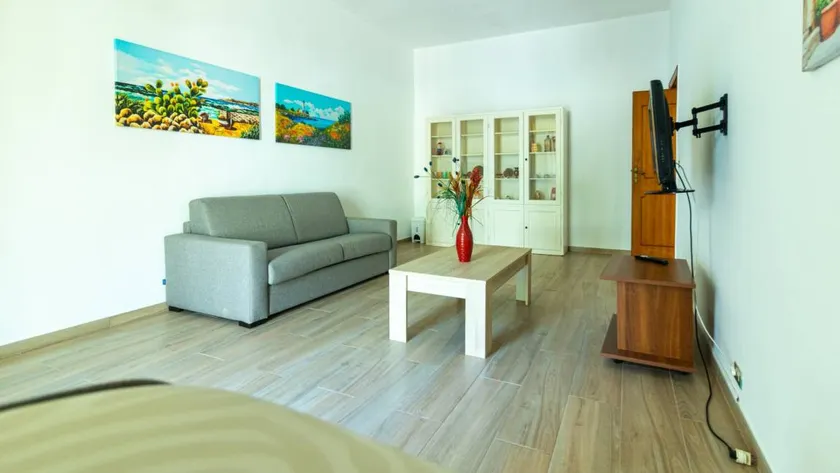 Holiday home with garden - Image 1