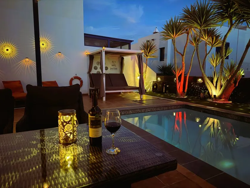 House with terrace, BBQ & private pool - Image 1