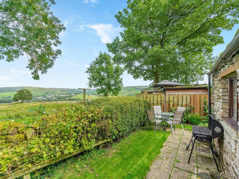 Cottage with garden & barbecue - Image 1