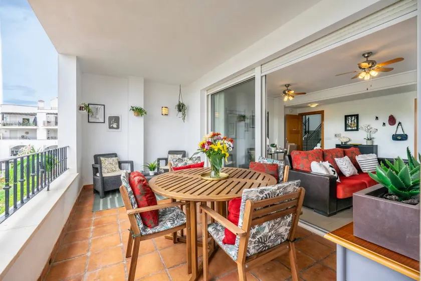 Flat with pool, garden & terrace | Mountain view - Image 1