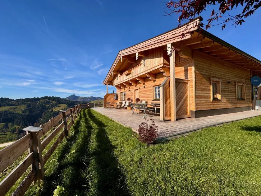 Holiday home with garden, terrace & BBQ | Mountain view - Image 1