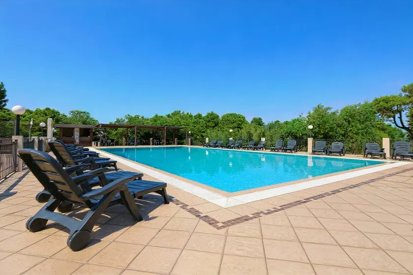 Appartement de vacances convivial et familial avec piscine et barbecue | Vue jardin | Proche de la plage | Avec animaux admis - Image 1