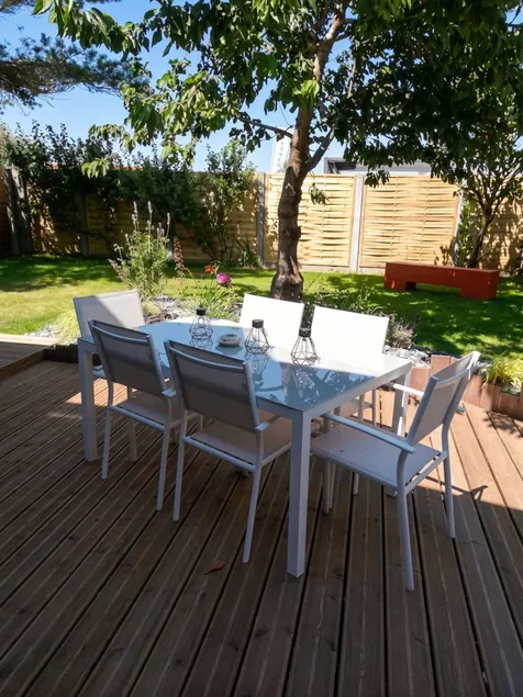 Spacious house in Le Vivier-sur-Mer, close to amenities - Image 1
