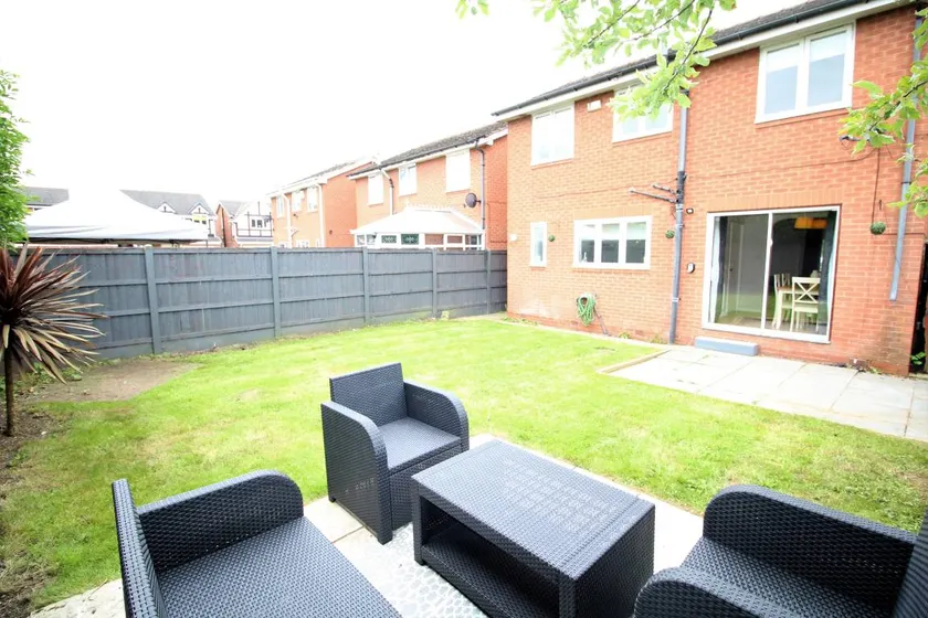 Holiday home with garden - Image 1