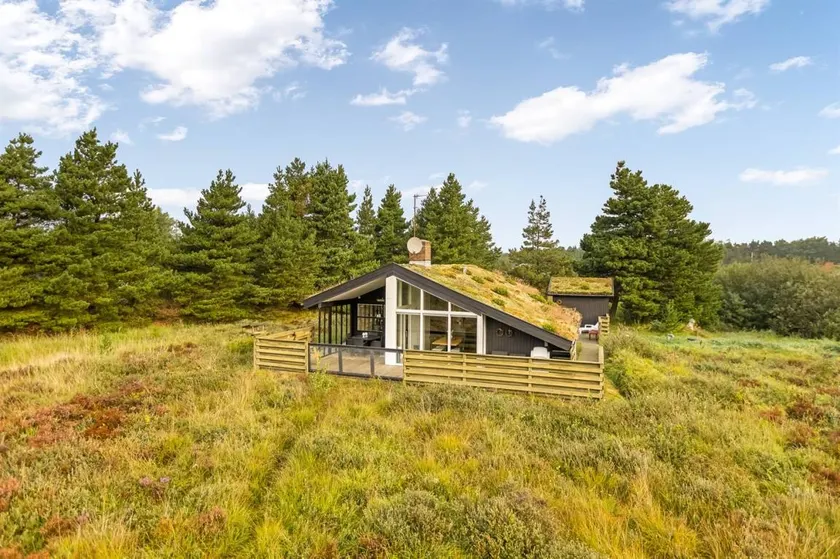 House with terrace & barbecue - Image 1