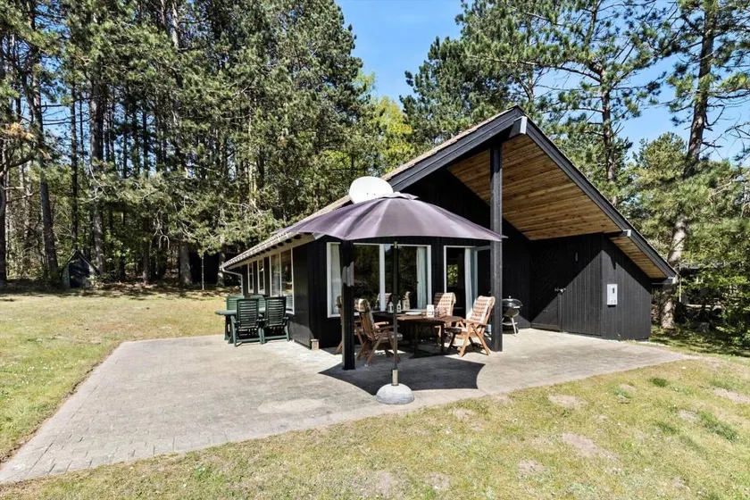 Charming holiday home with terrace & barbecue | Dogs allowed - Image 1