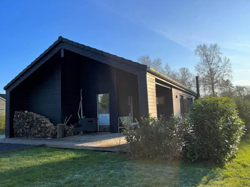 Fully equipped ample house with sauna, terrace & jacuzzi - Image 1