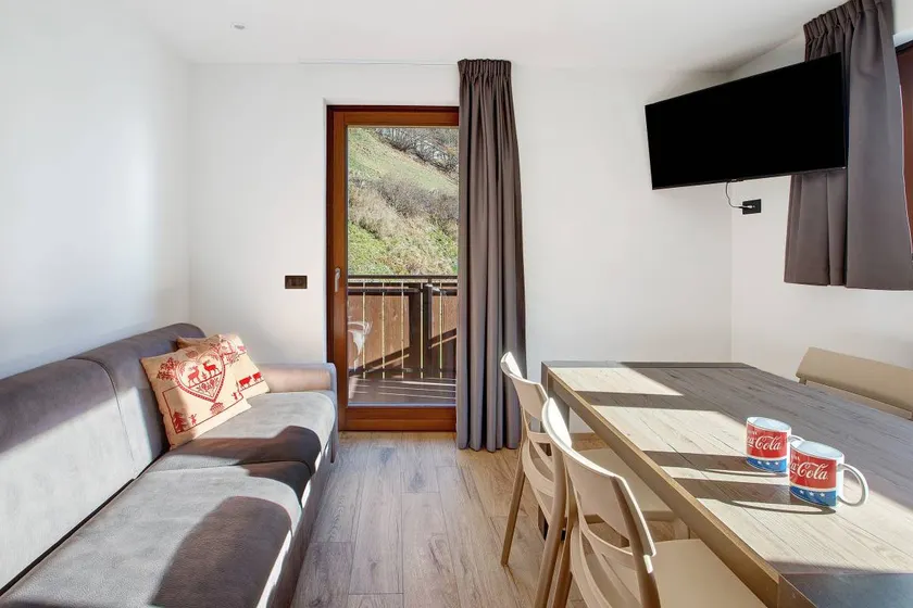 Fully equipped apartment with garden | Mountain view | Suitable for remote work | Pets allowed - Image 1