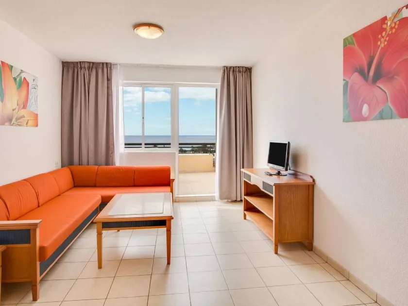 Apartment with terrace & pool | Close to the beach - Image 1