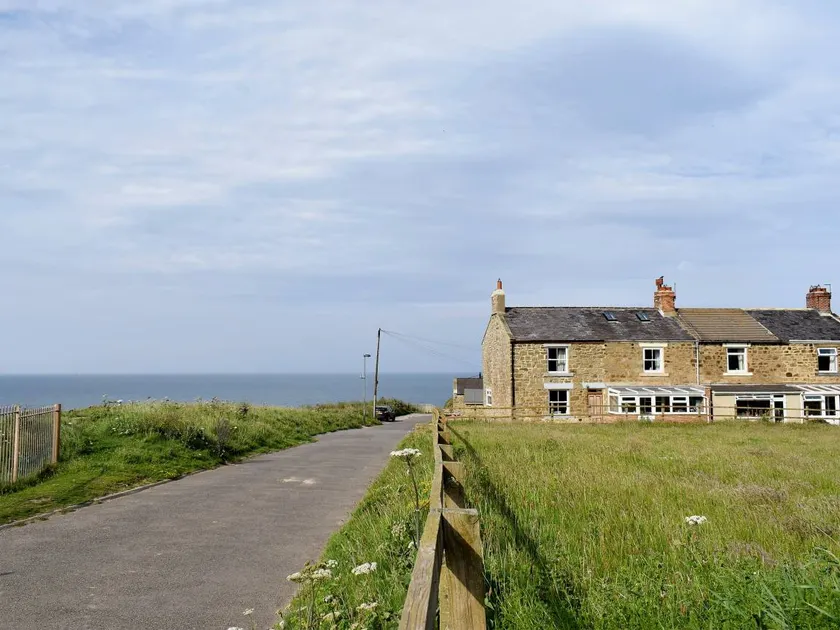 Sea Breeze Cottage - Image 1